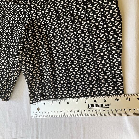 Mario Serrani Italy Women’s Fancy Shorts size 16, Patern Black White - Picture 3 of 10